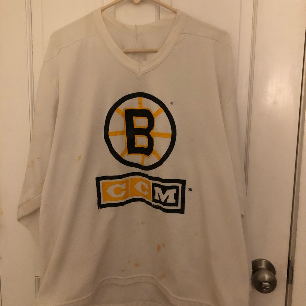 Bruins hockey jersey